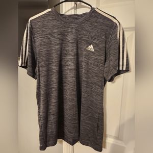 Adidas Men's training essentials shirt. Size Large.